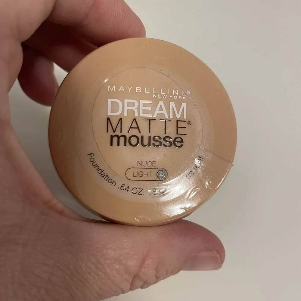 MAYBELLINE Dream Matte Mousse - Nude Light 4 New Sealed RETIRED